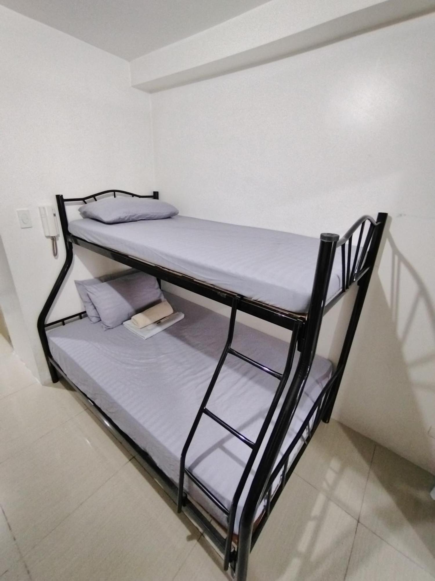 2 Bunk Bed At Shore Residences Near Moa Airport Worldtrade Center Picc Manila