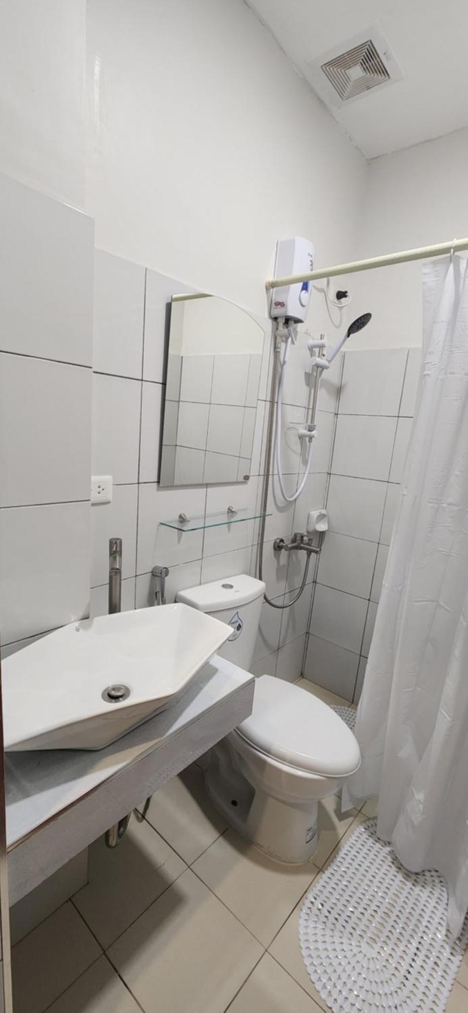 Apartment Kuya And Kambals 2 Bedroom 2 Bath *