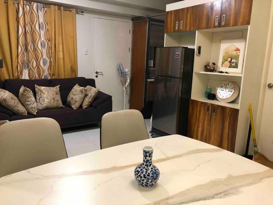 Apartment Selah Staycations Manila