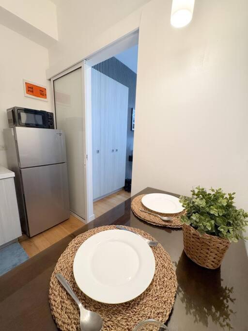 Vibrant Skyline Views 1br Apartment *