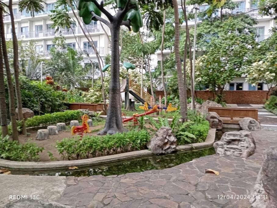 Vibrant Skyline Views 1br Apartment