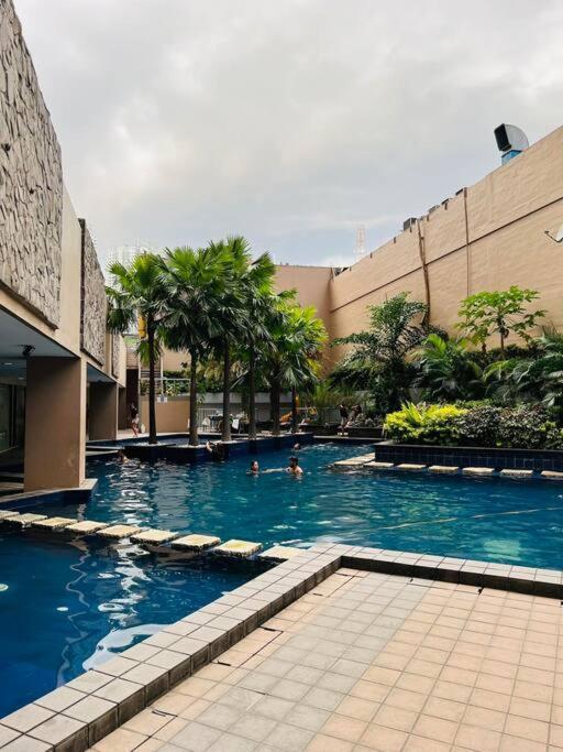 Highly Recommended La Nooq Mnl - Cozy 1br Skyline View In Mandaluyong