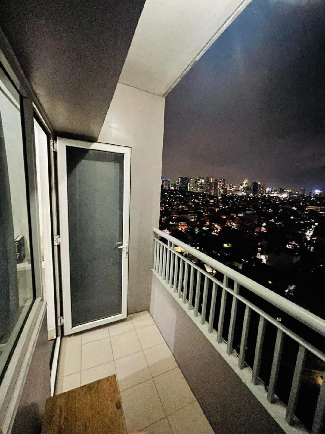 Vm Staycation Grace Taguig Homestay