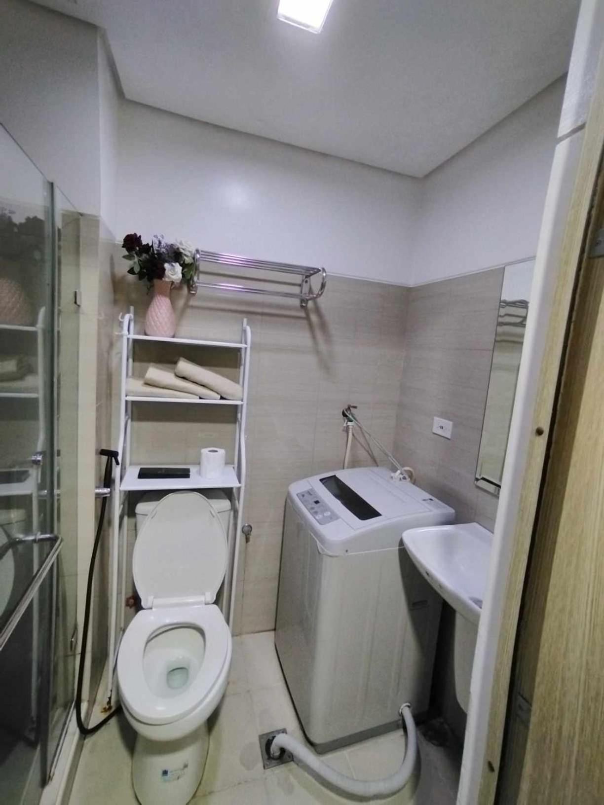Pasay Shore Residences With One Bedroom With Balcony *