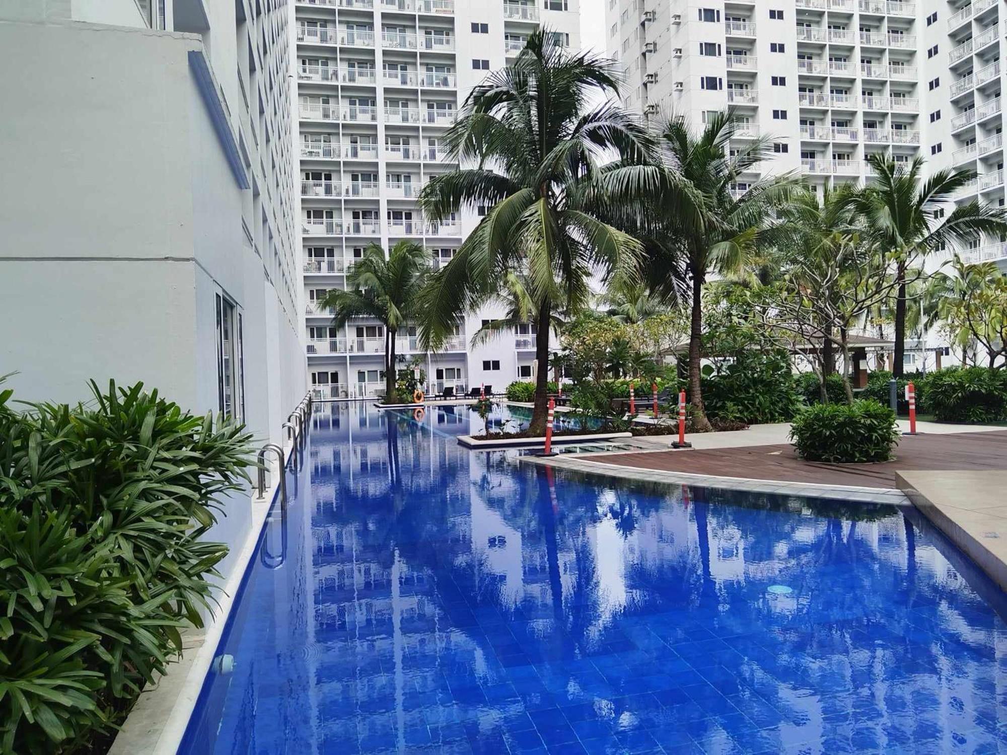 Pasay Shore Residences With One Bedroom With Balcony *