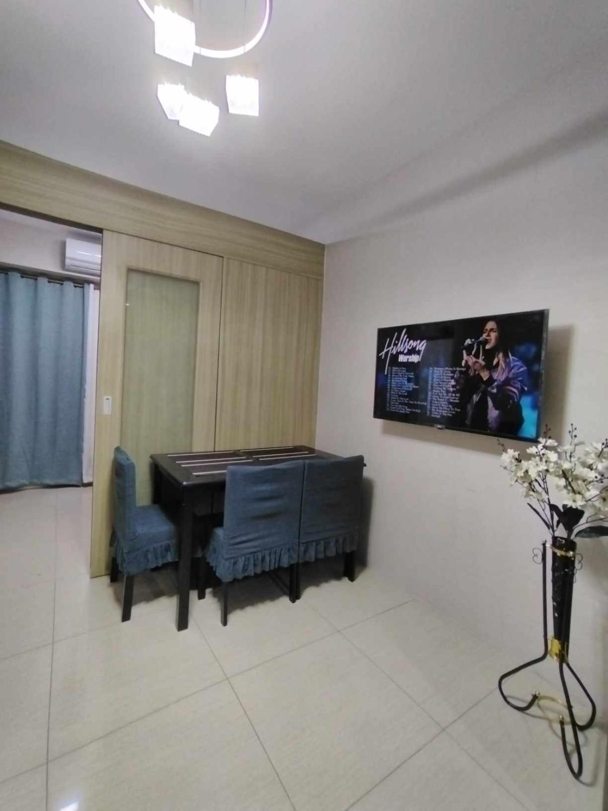 Pasay Shore Residences With One Bedroom With Balcony