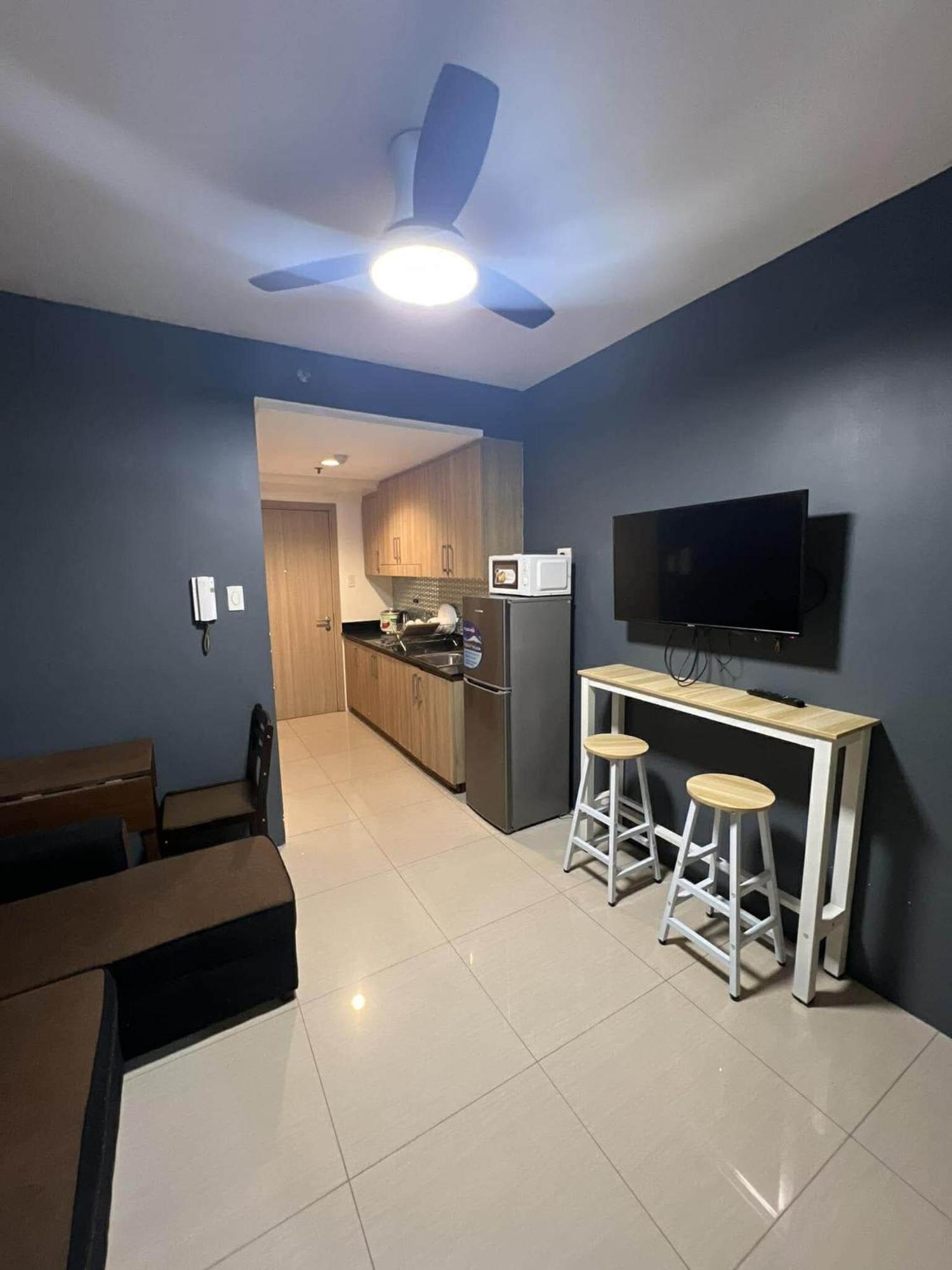 Shore 880 Staycation Apartment Manila