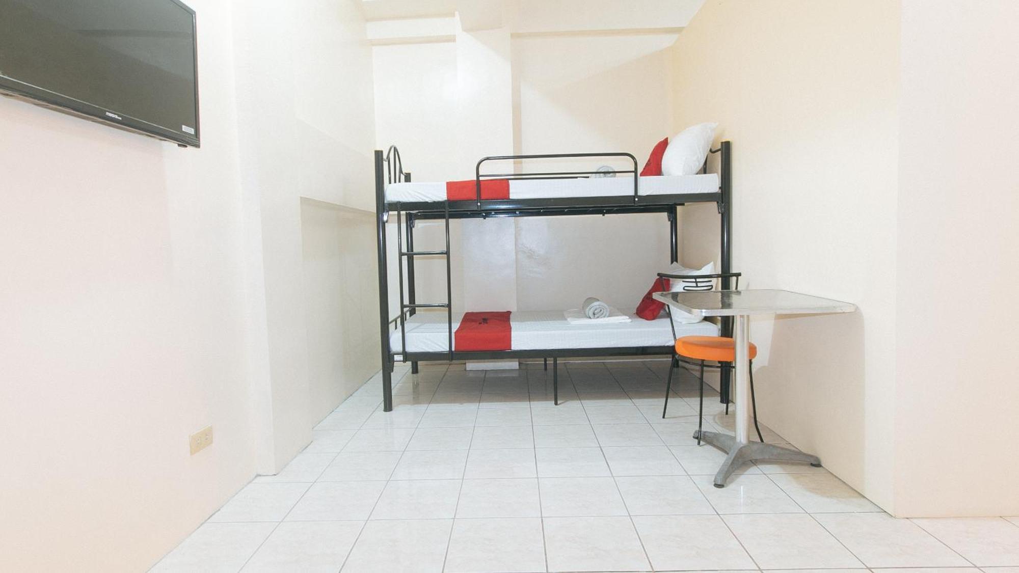 Reddoorz @ Caberto Mansion De Condotel Hotel *