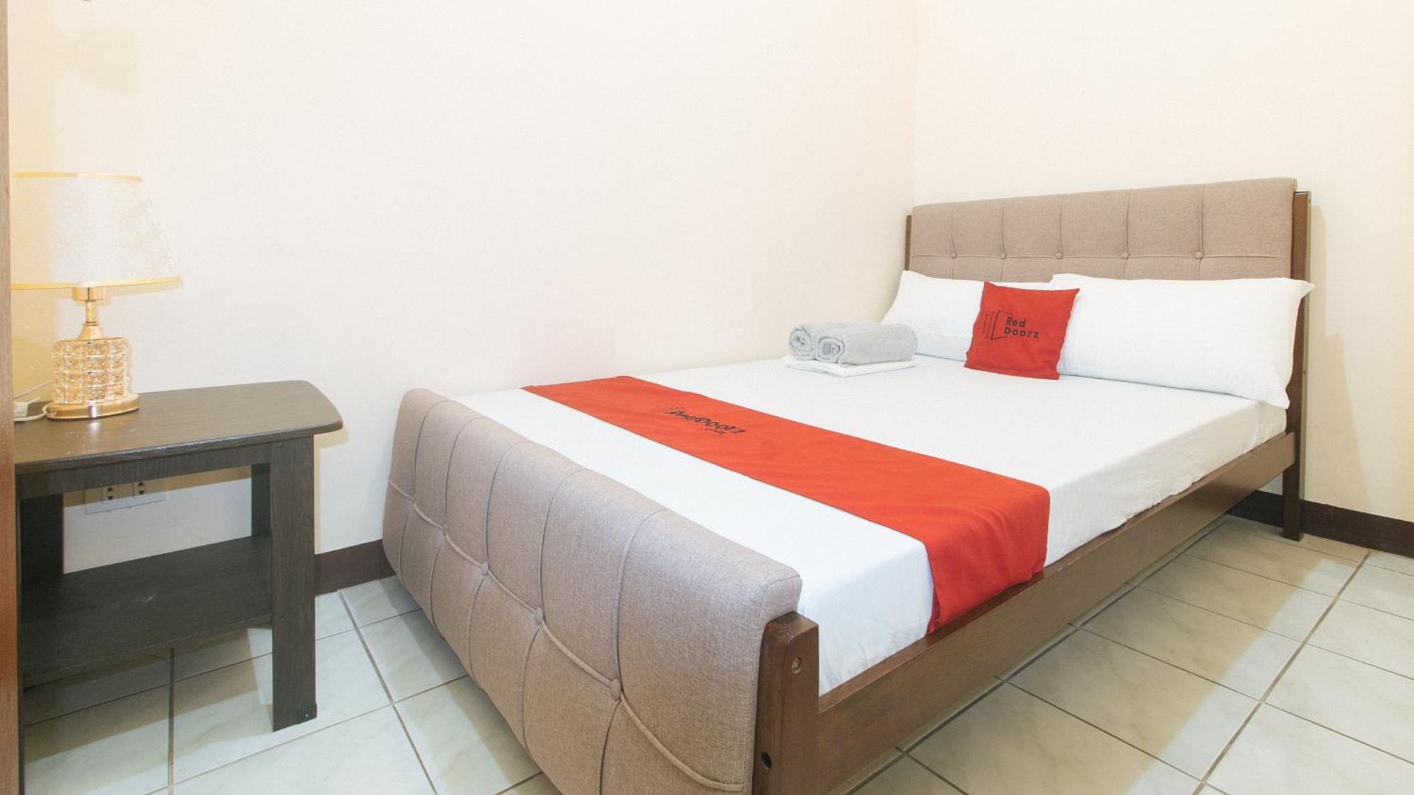Hotel Reddoorz @ Caberto Mansion De Condotel *