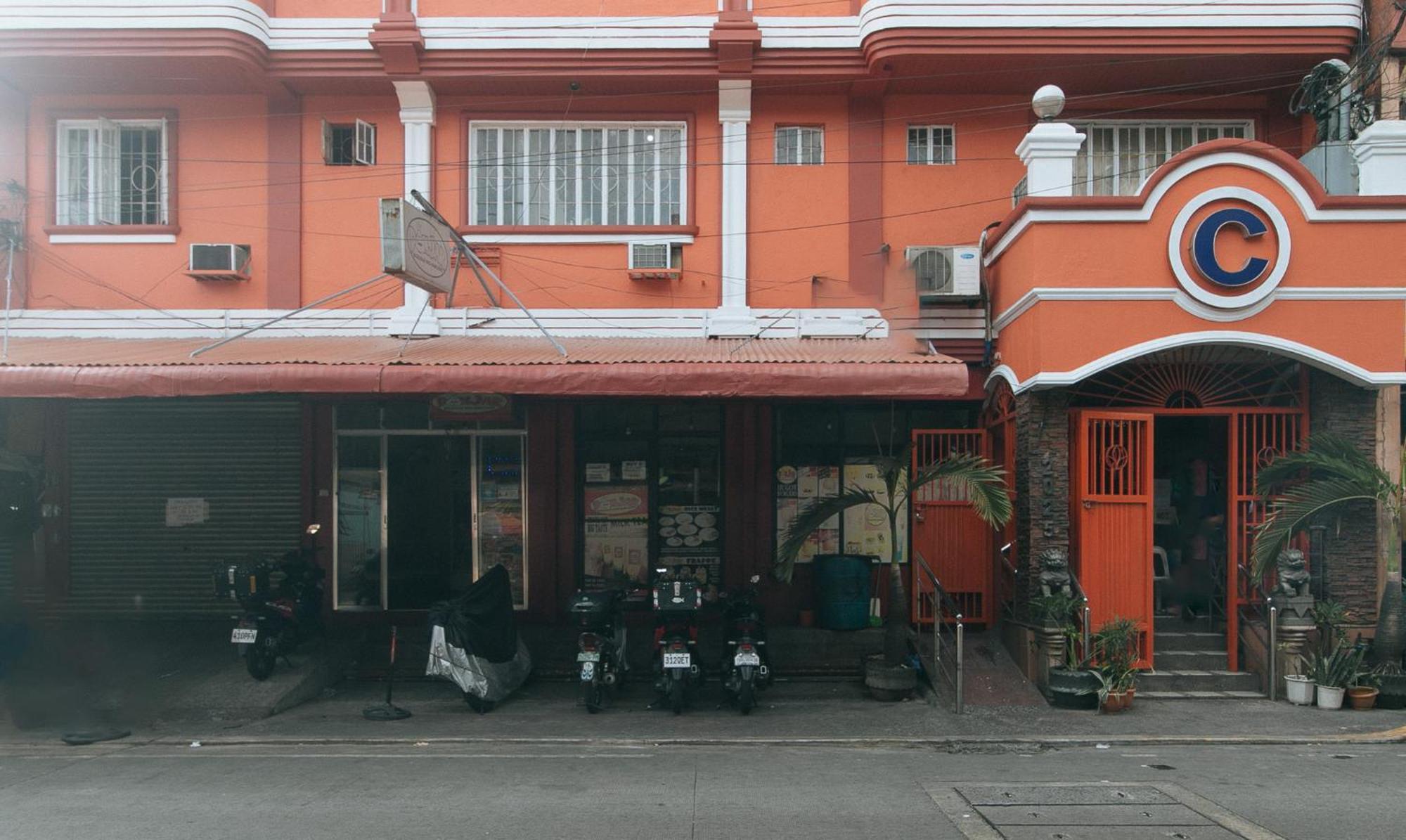 Hotel Reddoorz @ Caberto Mansion De Condotel