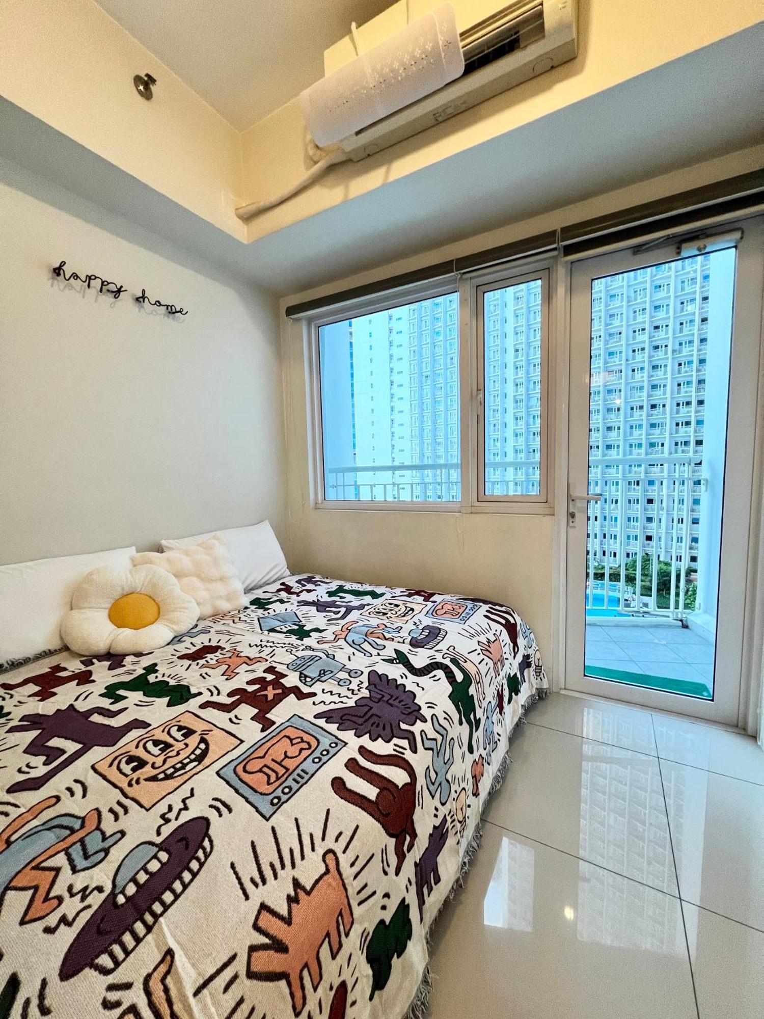 Fun Pop-art Inspired Makati Apartment *