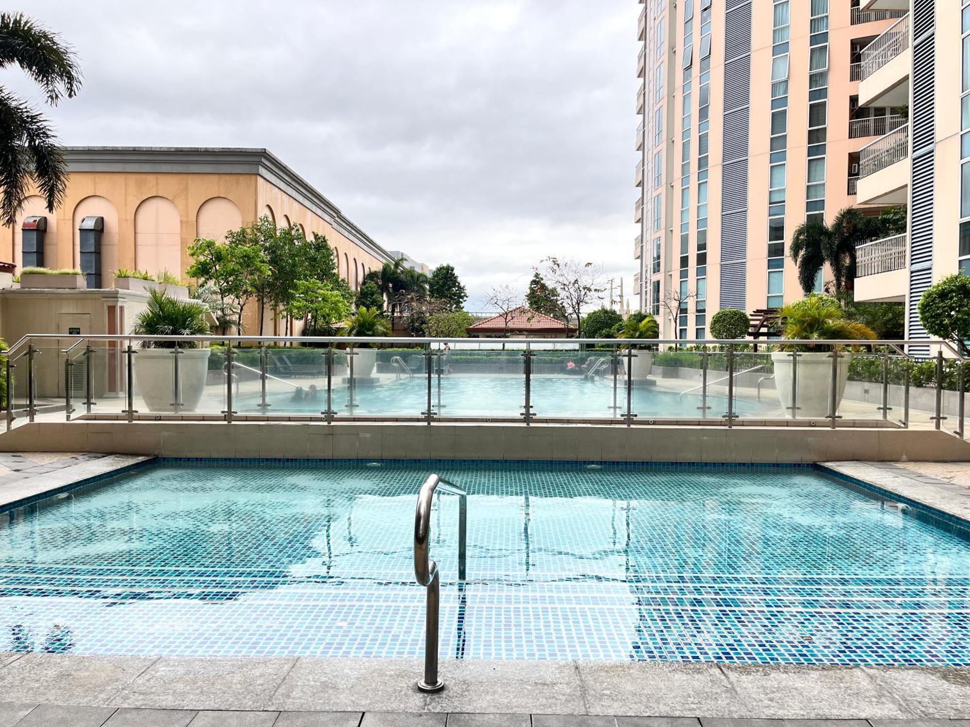 Apartment Venice Bgc Luxury - Balcony, Pool, Wi-fi