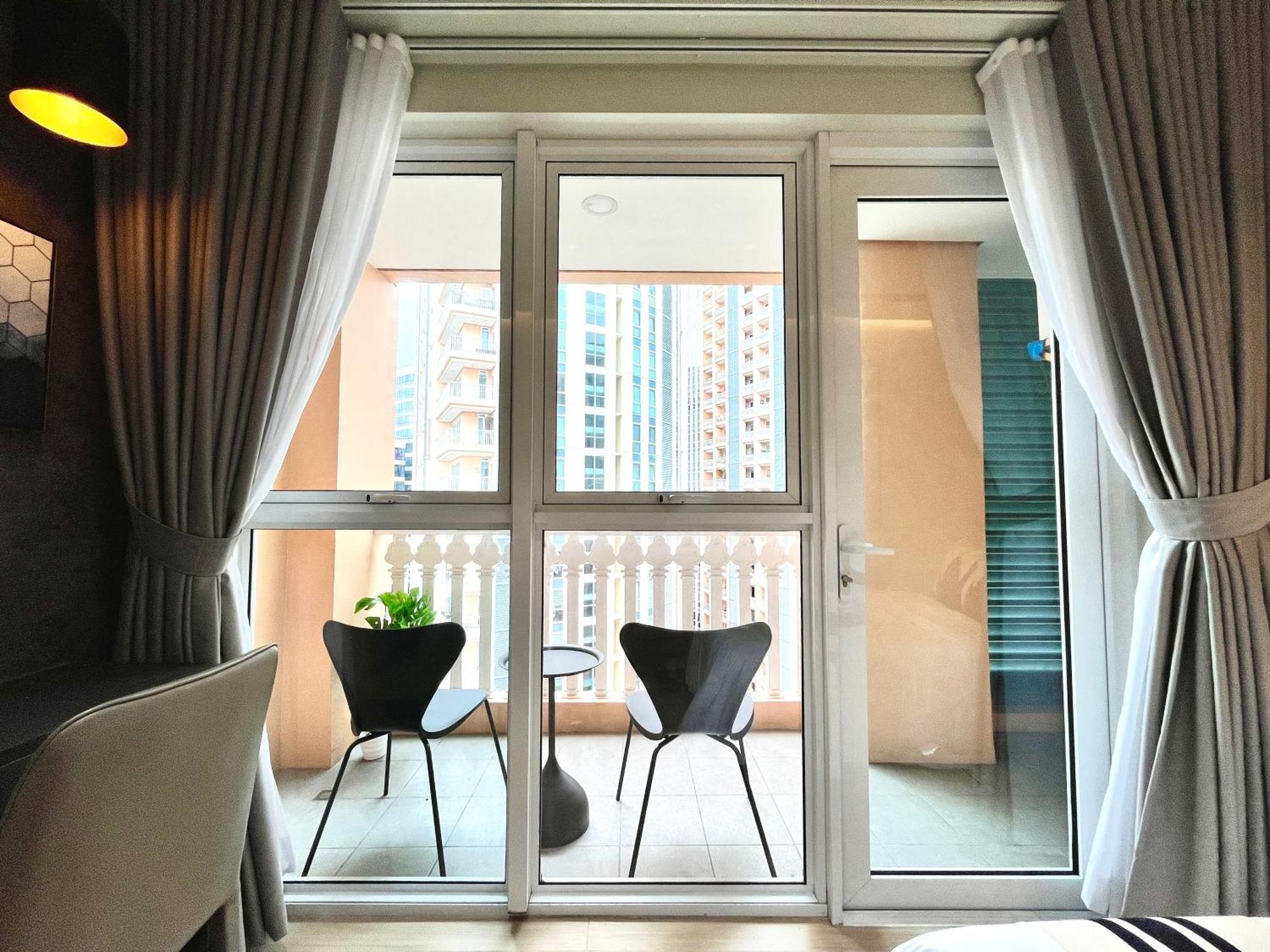 Venice Bgc Luxury - Balcony, Pool, Wi-fi Apartment