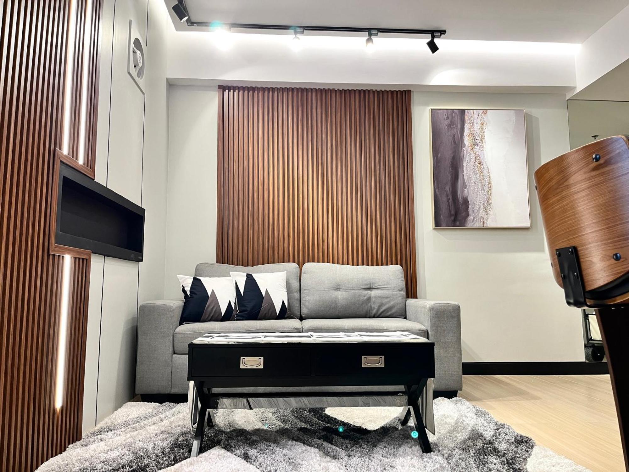 Venice Bgc Luxury - Balcony, Pool, Wi-fi Apartment Manila