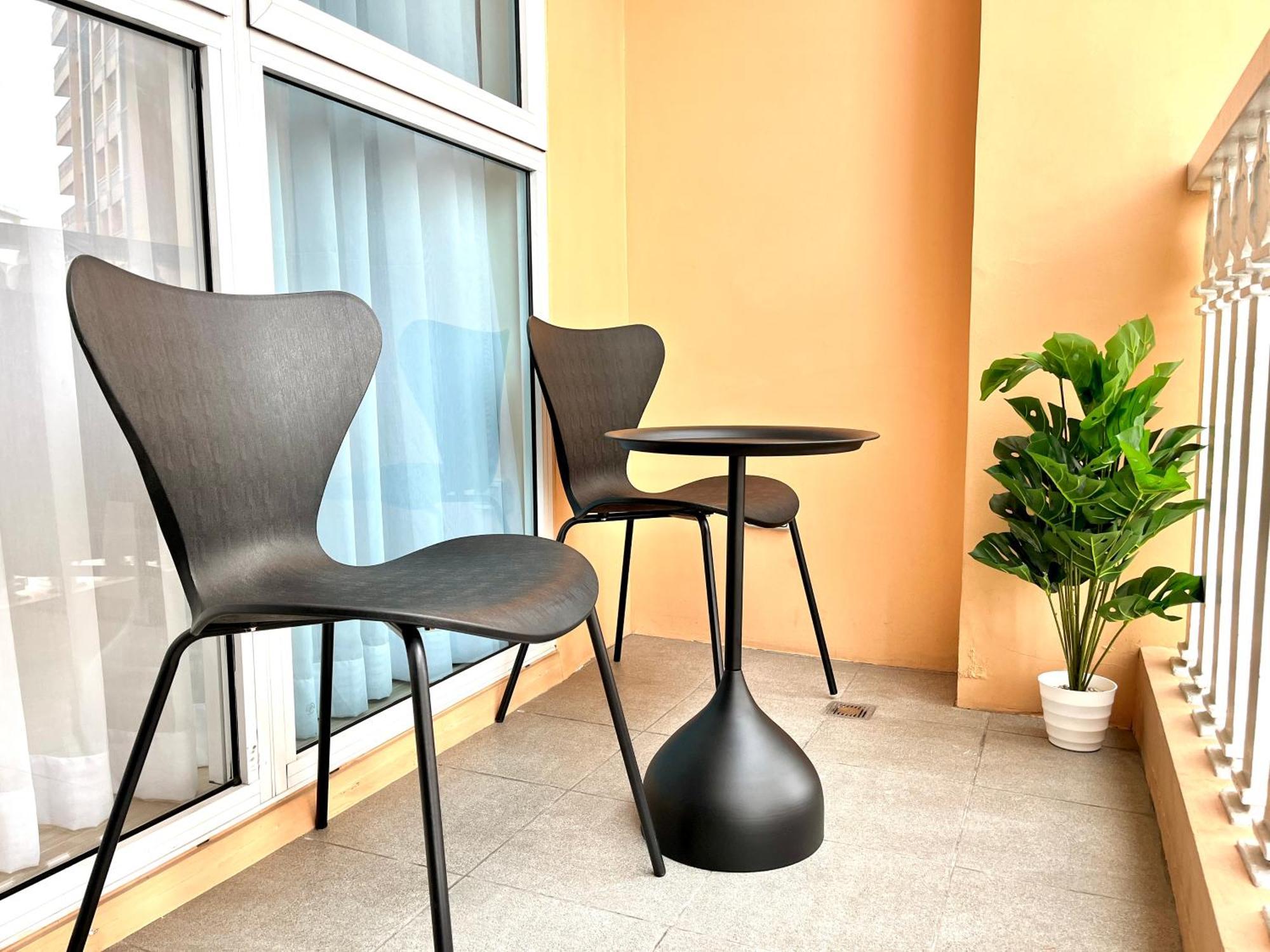 Venice Bgc Luxury - Balcony, Pool, Wi-fi *