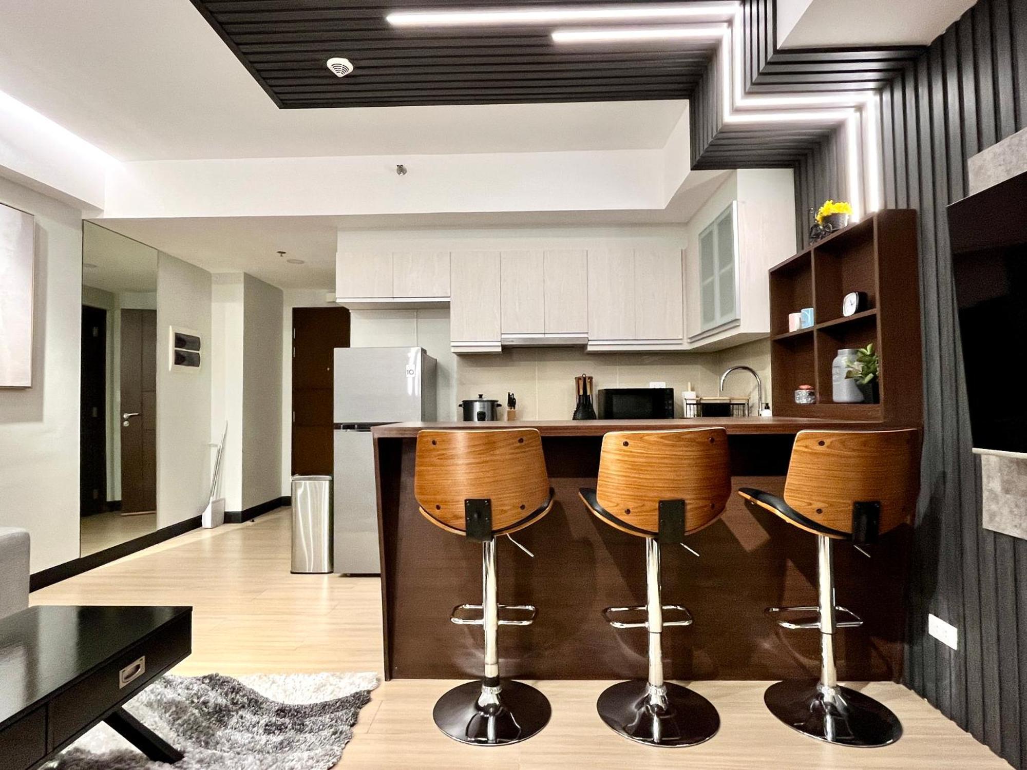 Venice Bgc Luxury - Balcony, Pool, Wi-fi Apartment Manila