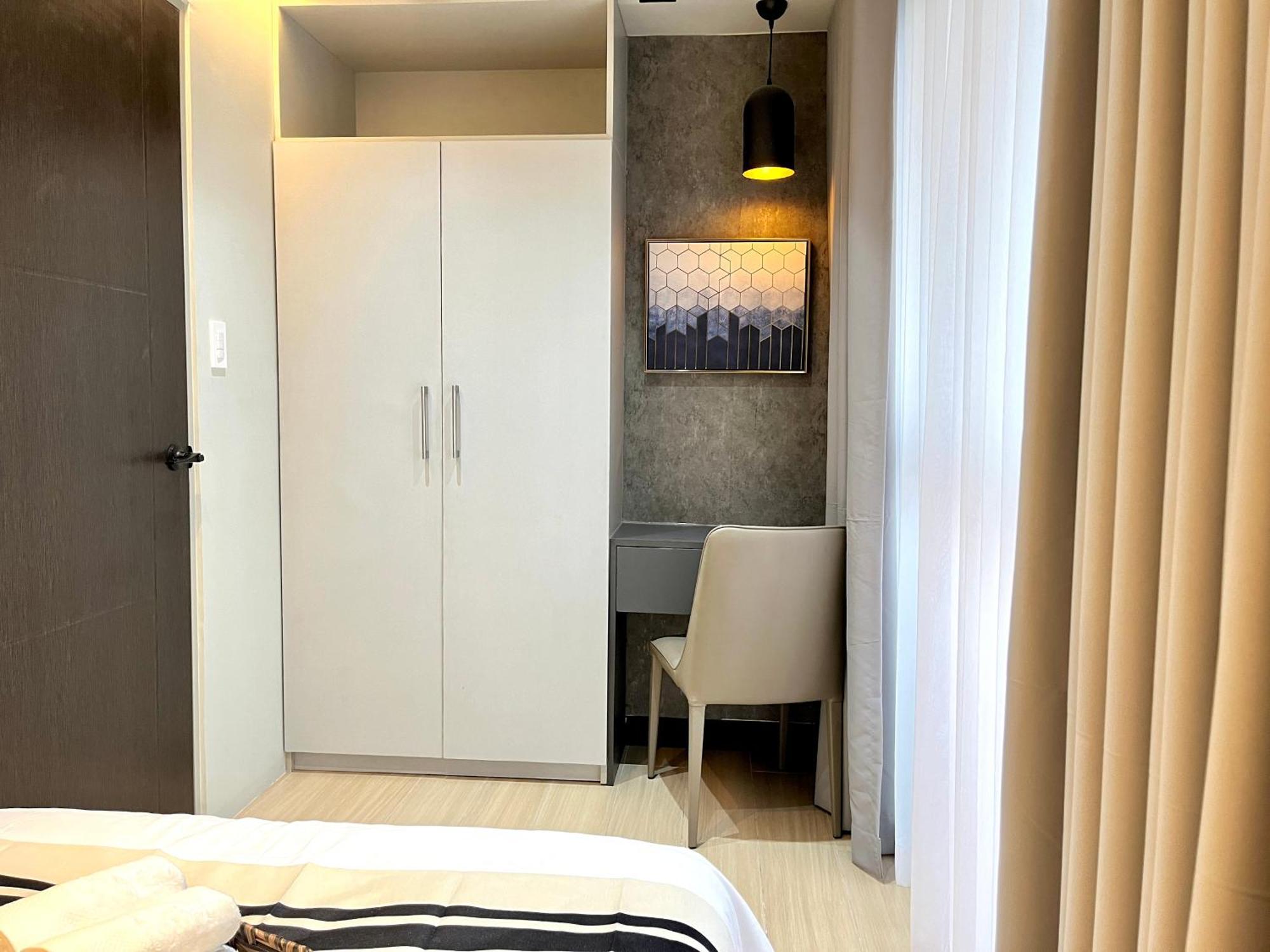 Venice Bgc Luxury - Balcony, Pool, Wi-fi *