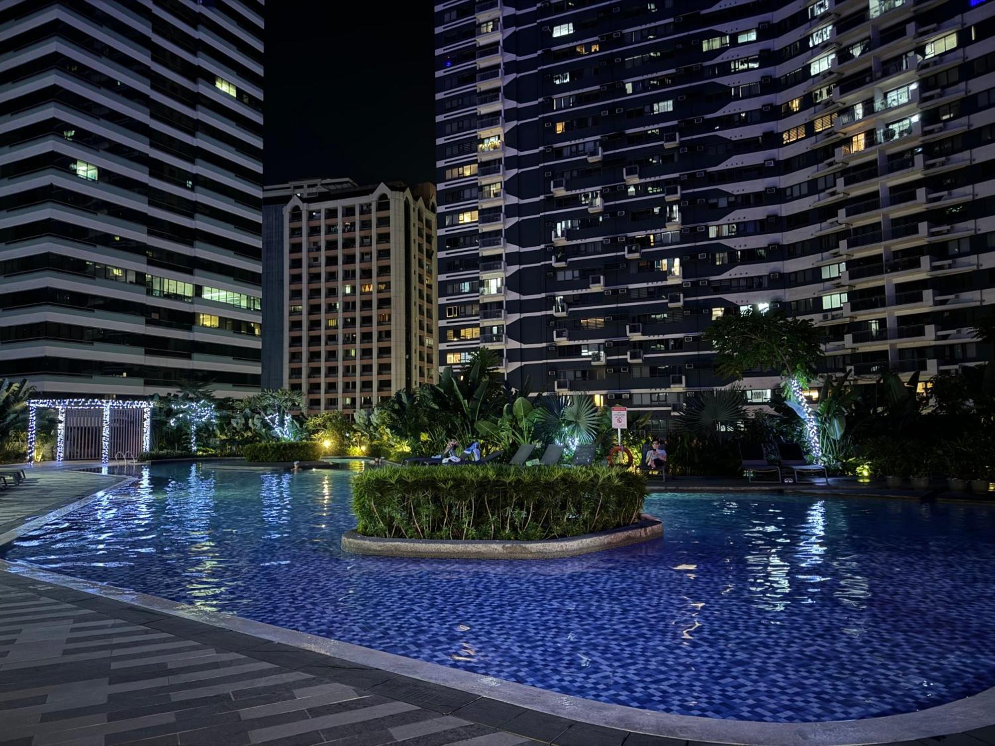 Apartment Stylish With A View In Makati Manila