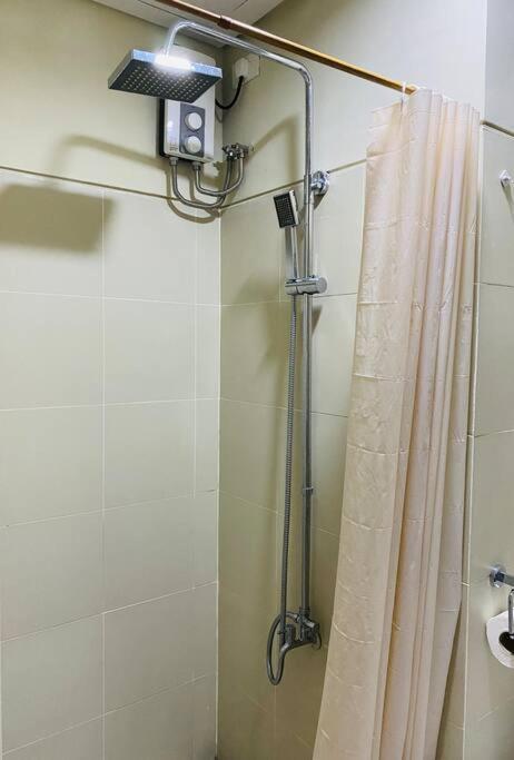 1 Bedroom With Balcony Near Mall Of Apartment *