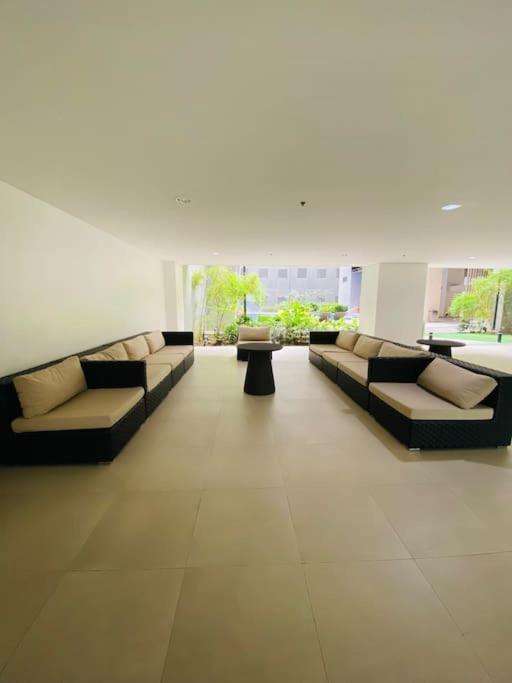 Apartment 1 Bedroom With Balcony Near Mall Of Manila