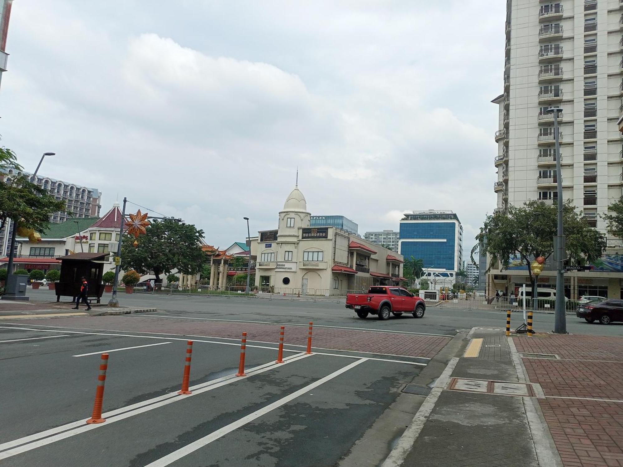 Near Moa And Naia At Solemare Parksuites Manila