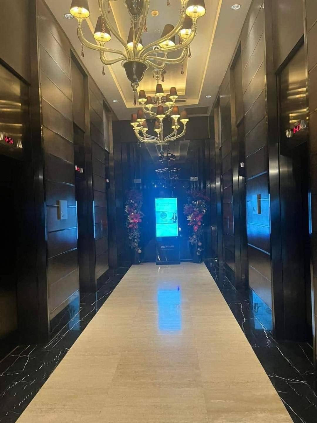 Prime Location Walk To Nightlife! The Gramercy Manila