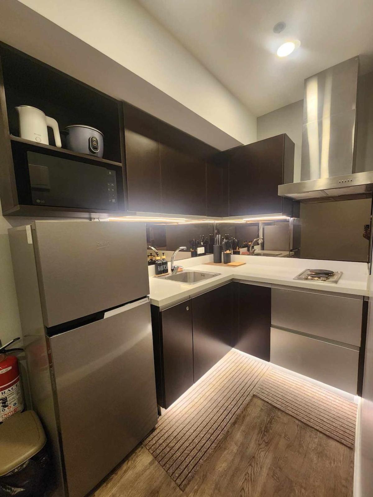 Prime Location Walk To Nightlife! The Gramercy