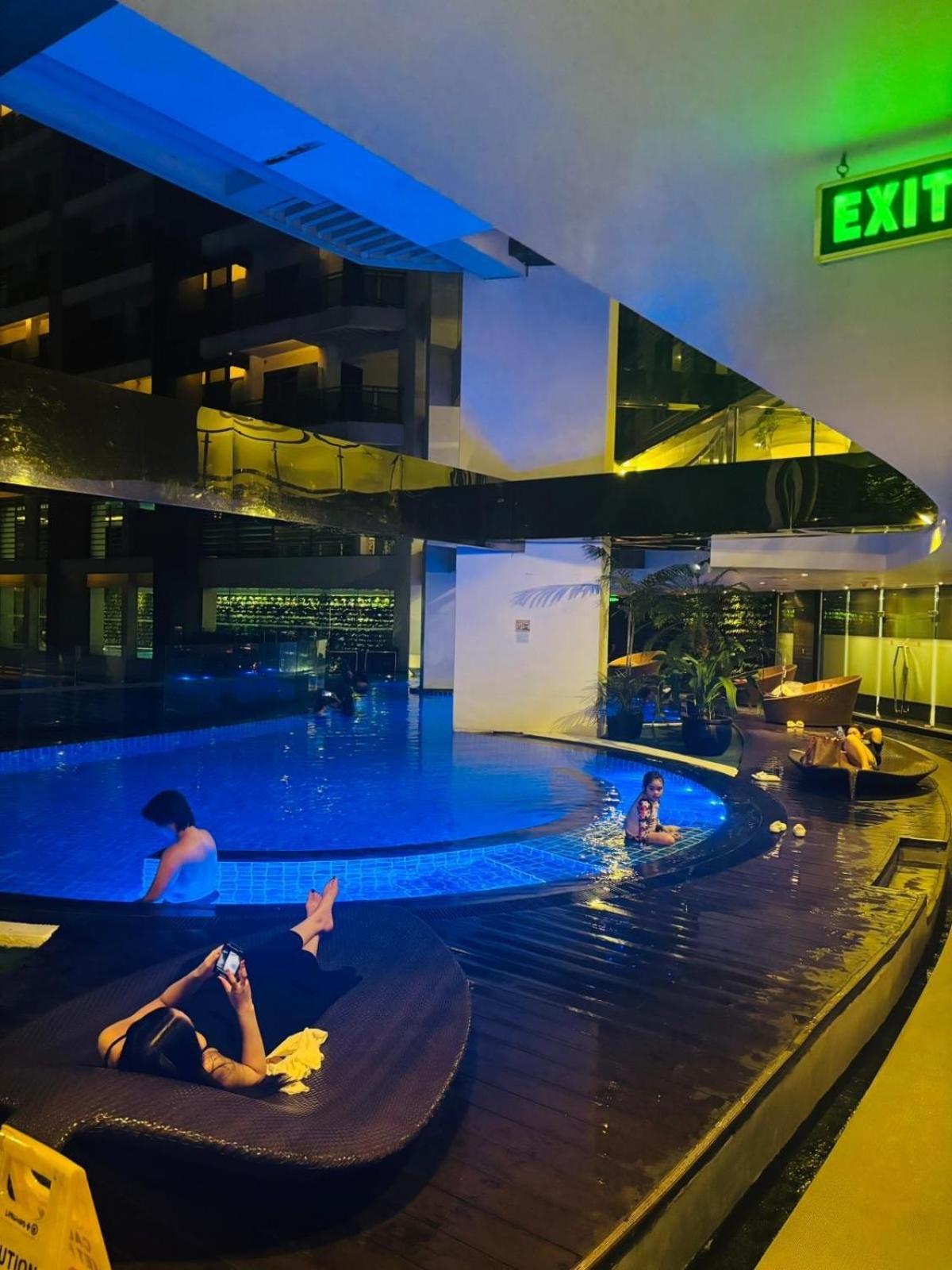 Prime Location Walk To Nightlife! The Gramercy Manila