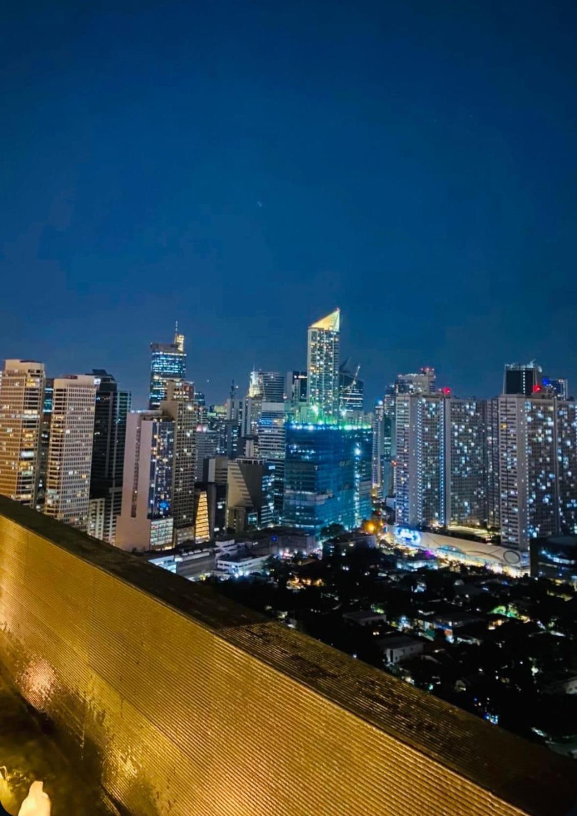 Prime Location Walk To Nightlife! The Gramercy *