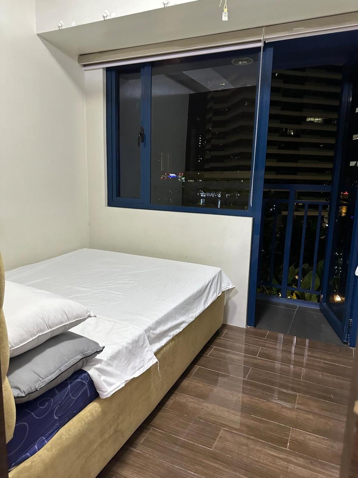 Apartment 1br Balcony View At Air Residences, Ayala Makati *