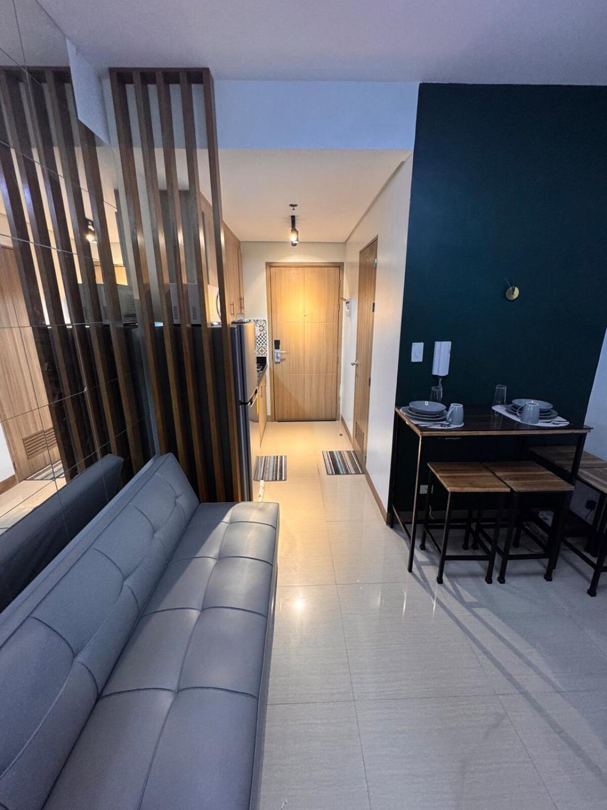 Iris Manila