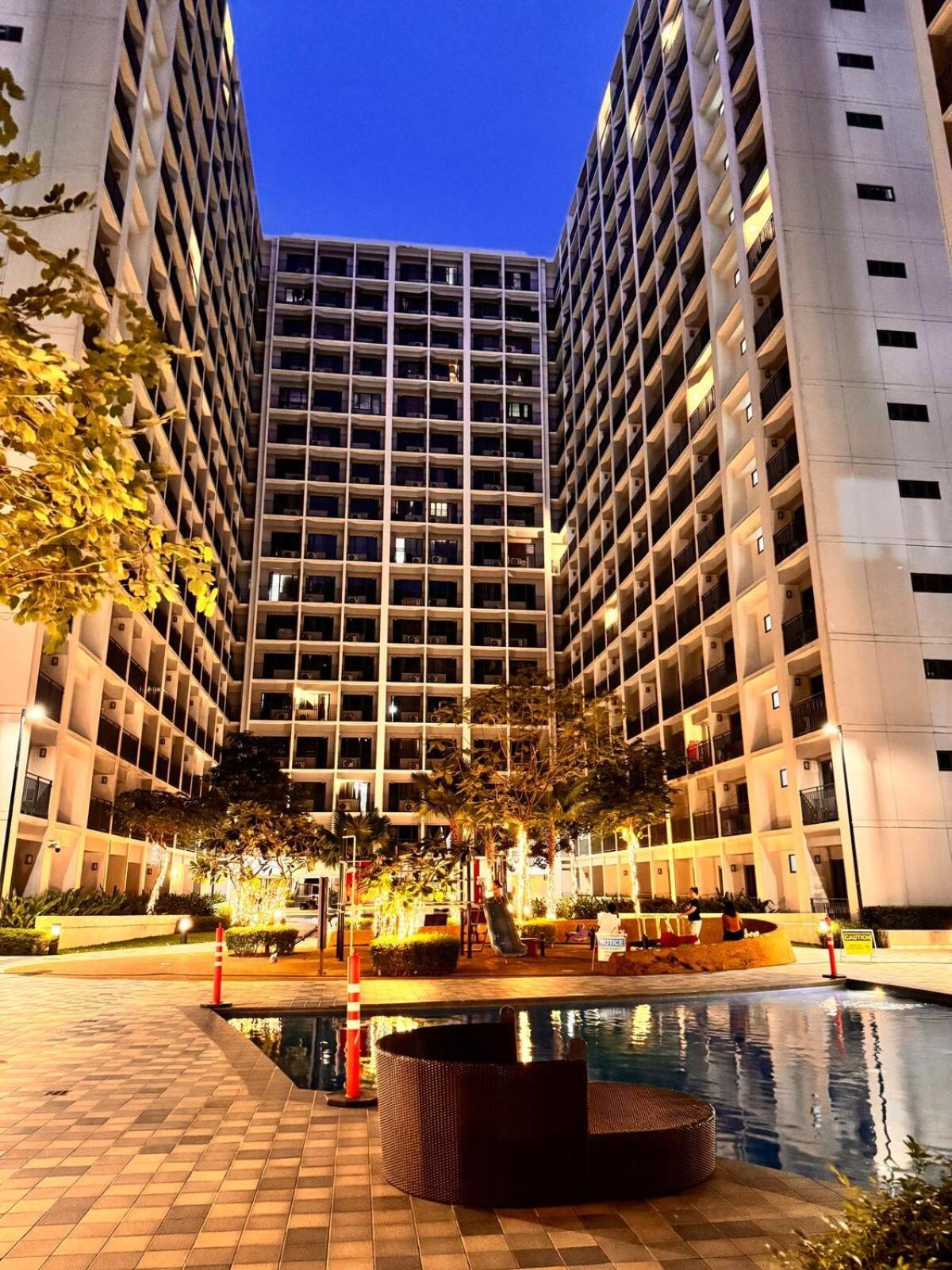 Iris Apartment *