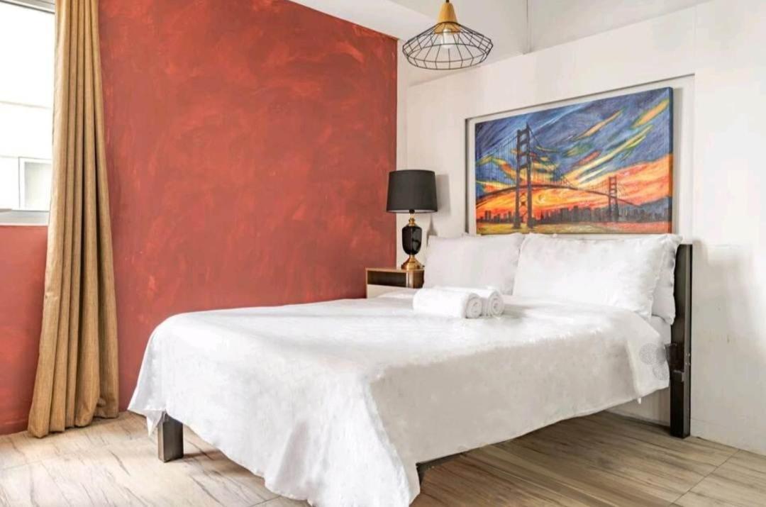 L1 Staycation In Bonifacio Global *