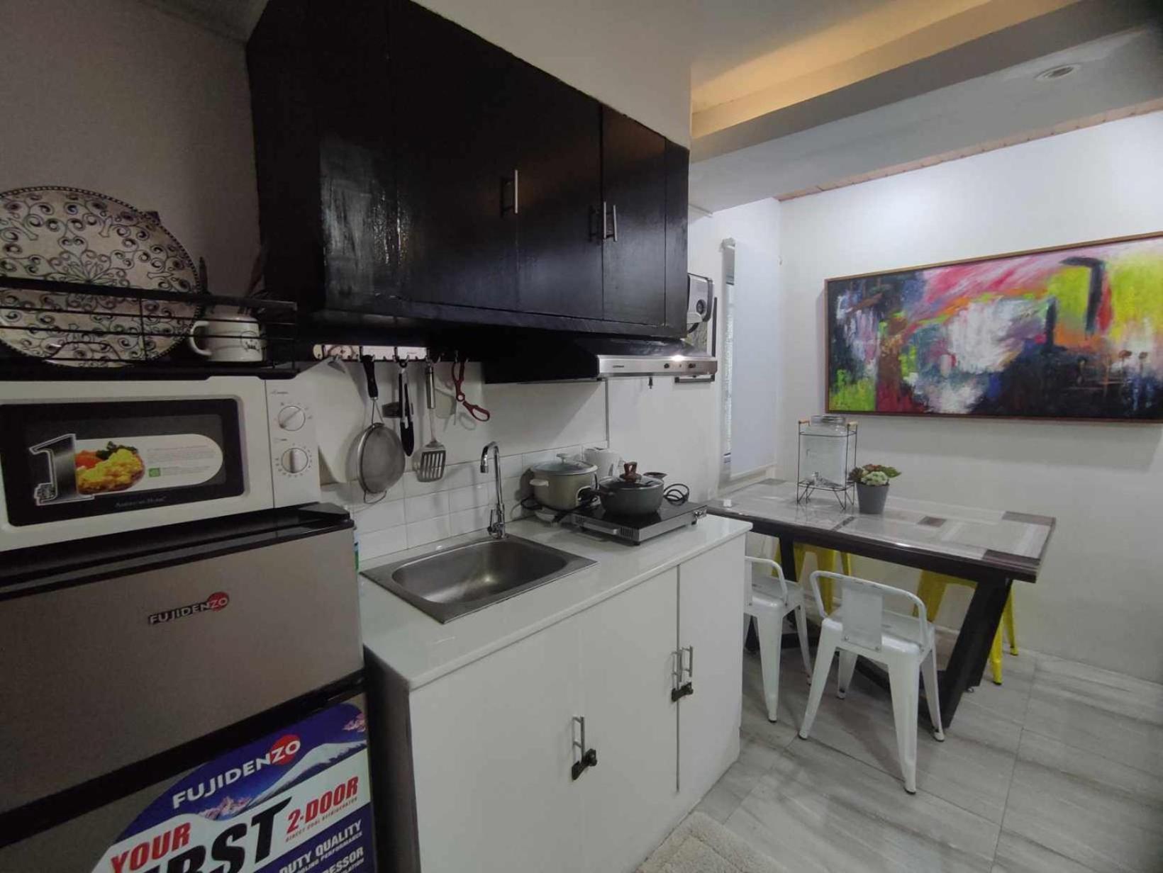 L1 Staycation In Bonifacio Global * Manila