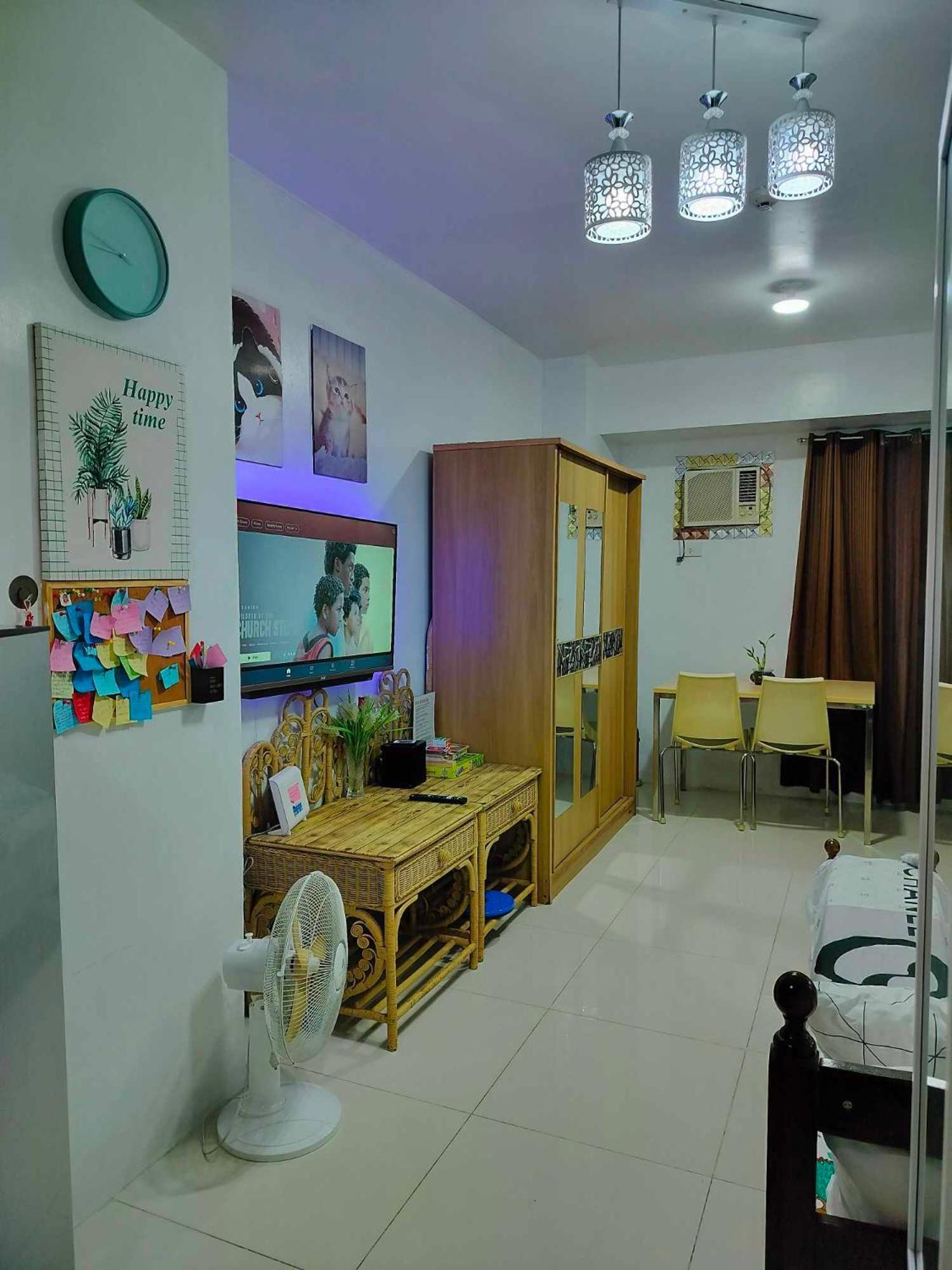 17th Floor Tower B Haven With Netflix, Ac And Free Wifi Manila