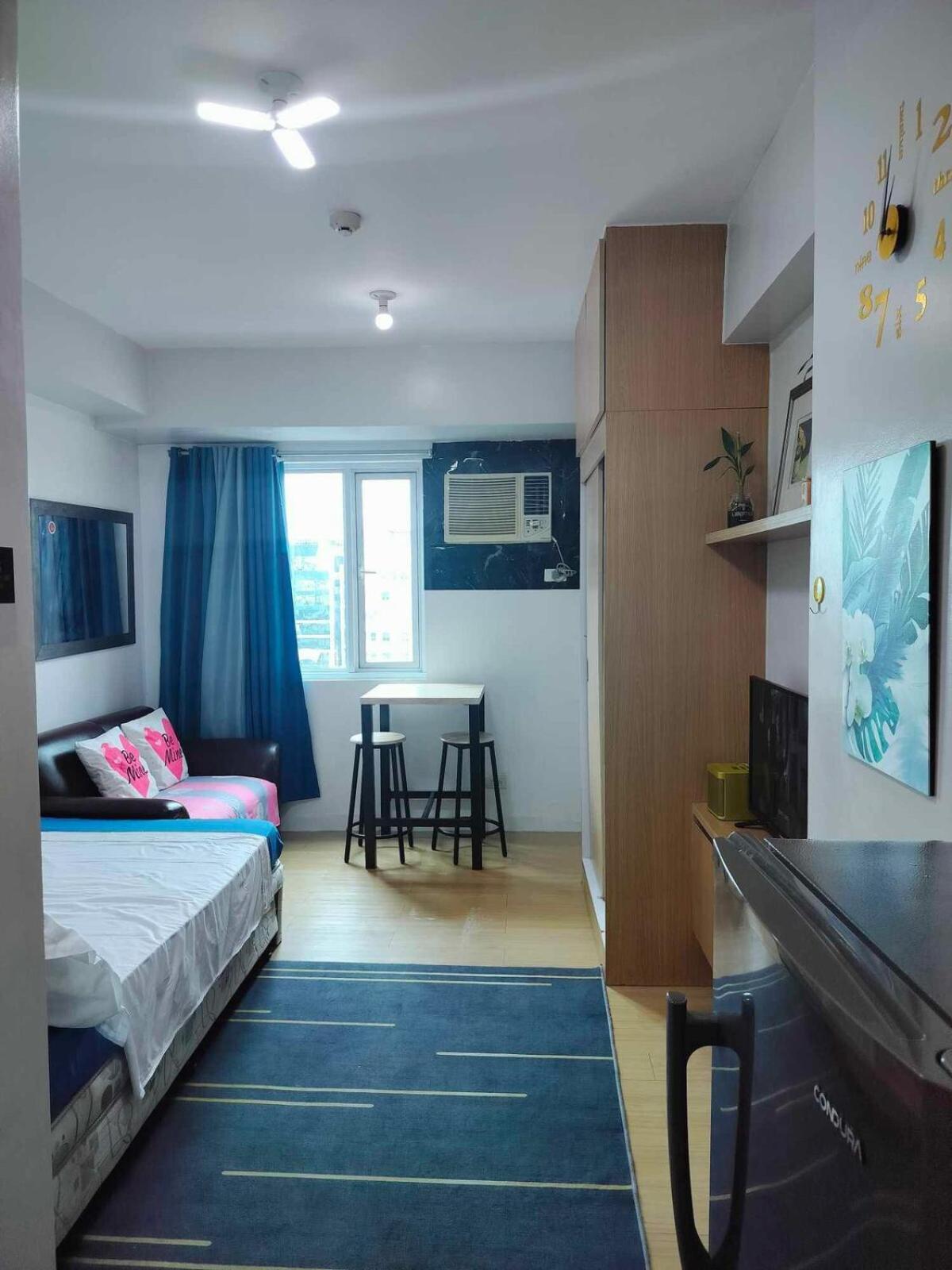 5th Floor Type Unit With Street View