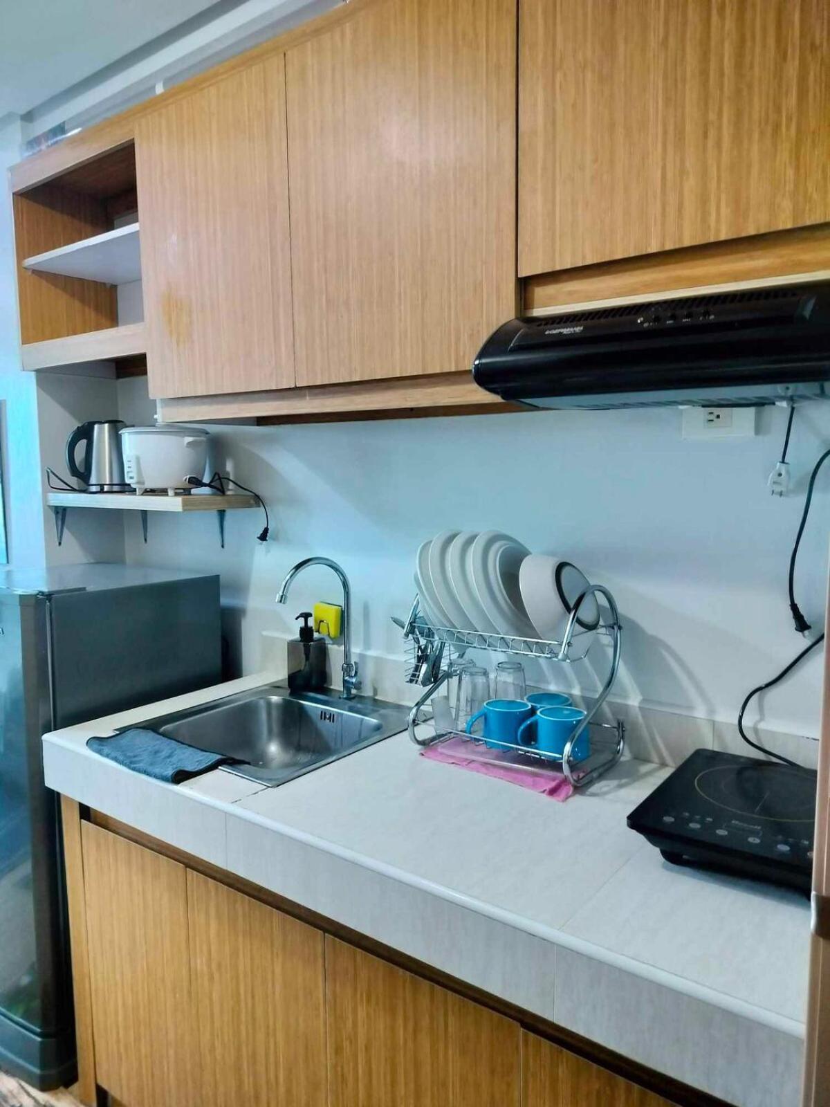 5th Floor Type Unit With Street View Apartment Manila
