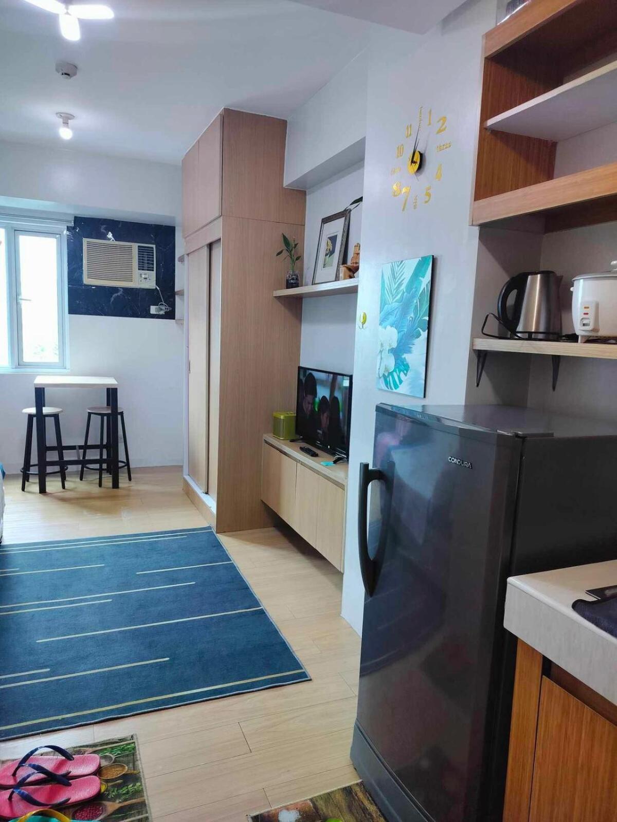 5th Floor Type Unit With Street View * Manila