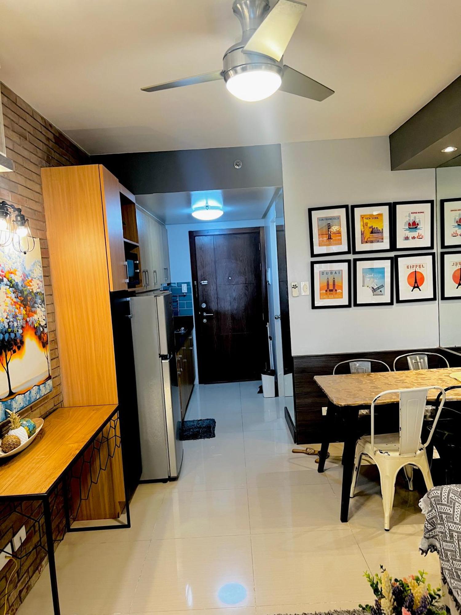 Aiza's Place In Shell Residences Moa Apartment