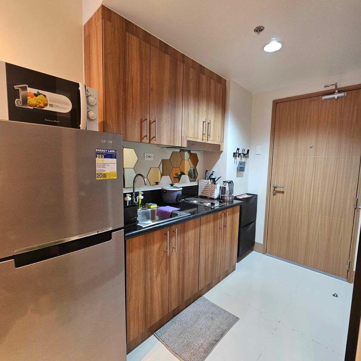 Cozy Minimalist Unit At Smdc Shore 3