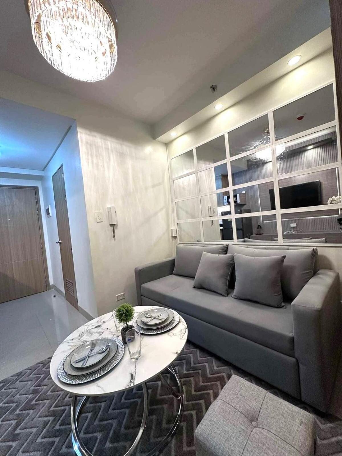 Shore 2 Residences, 1br Balcony - Pool View *