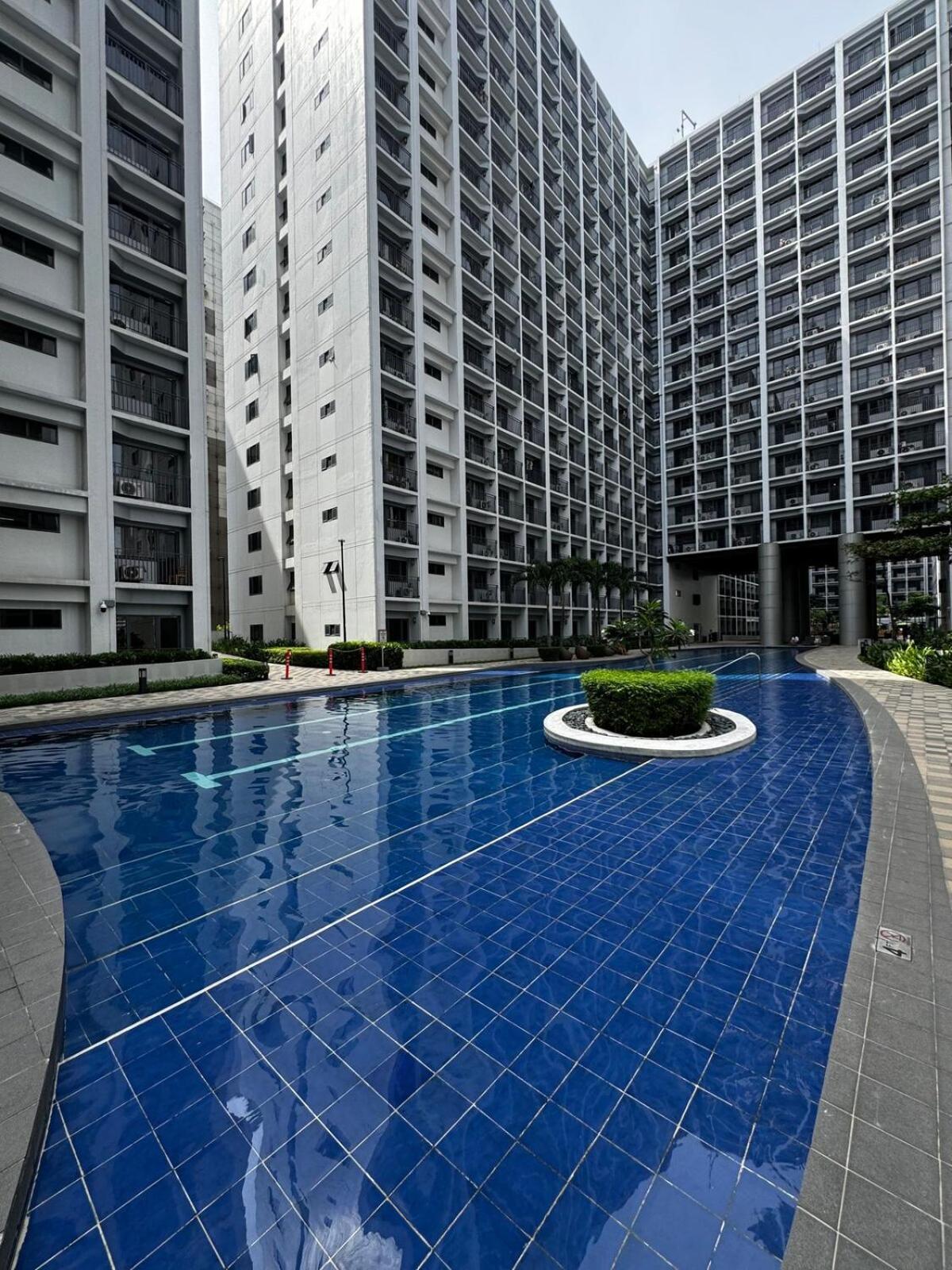 Apartamento Shore 2 Residences, 1br Balcony - Pool View Manila
