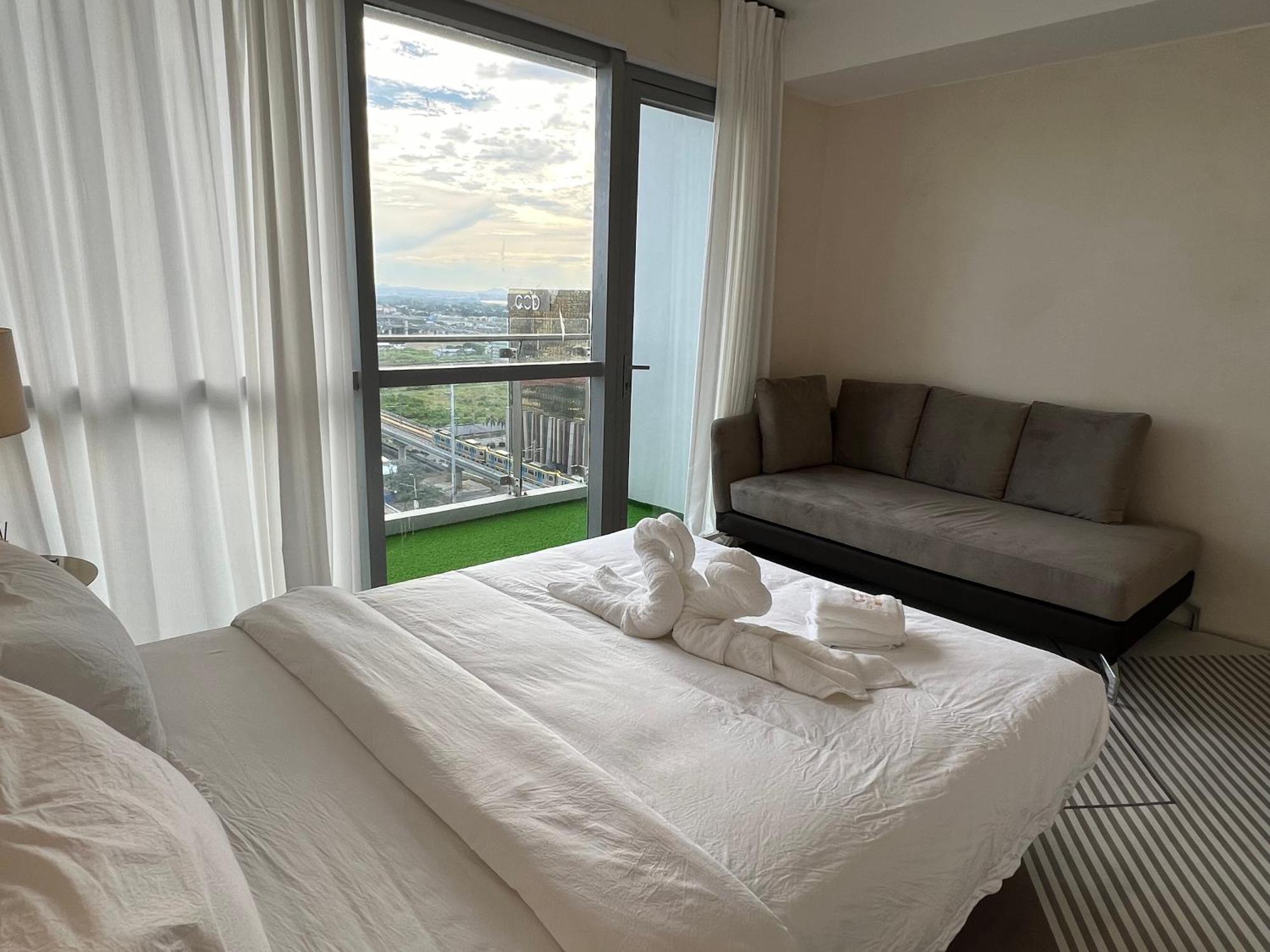 Luxurious Modern Penthouse 2br Cross Of Dreams Okada Solaire Moa Airports *