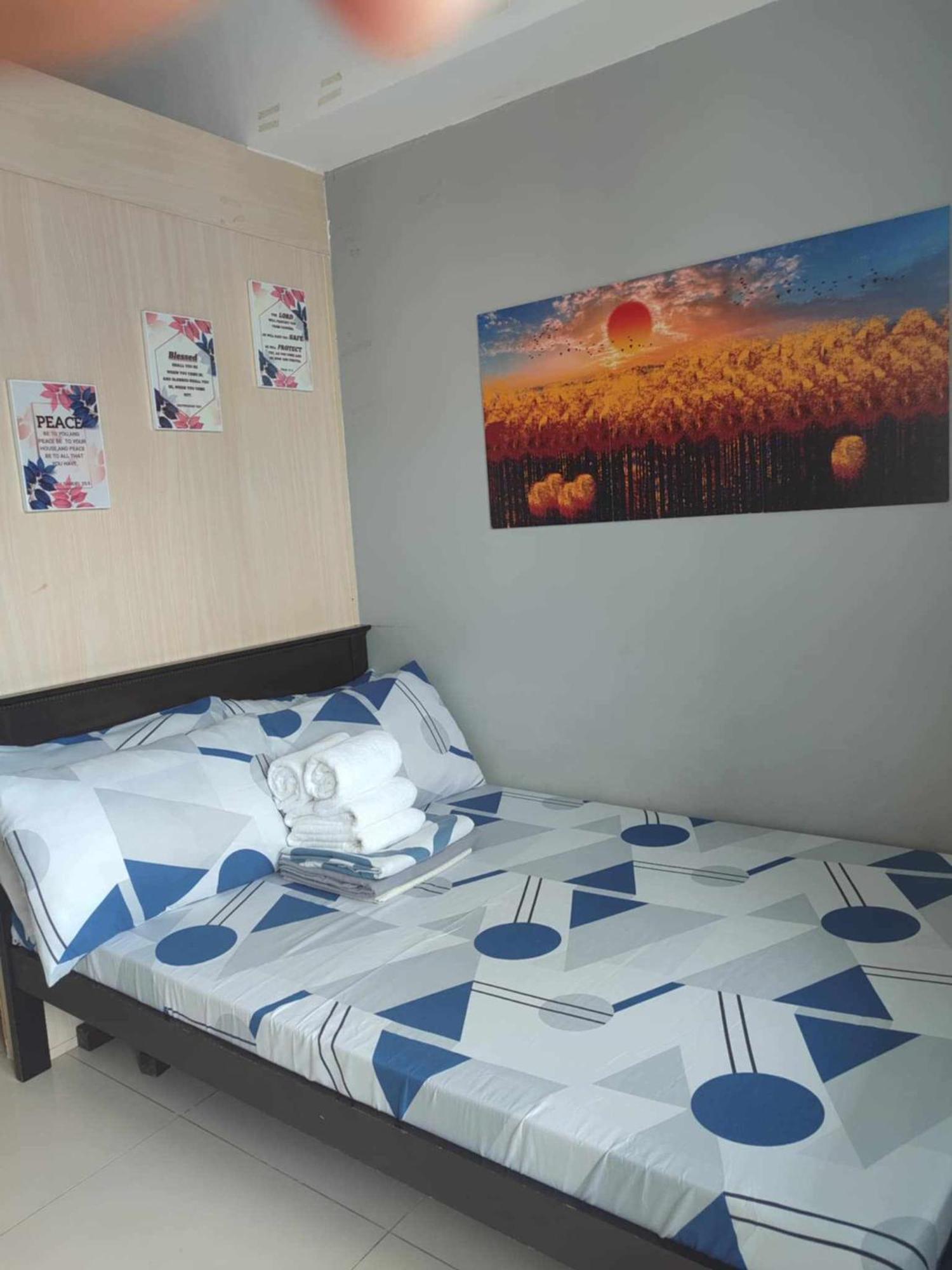 1138 Staycation Infront Of Moa, Near, Smx, Arena, Dfa, World Trade, Picc, Ayala Mall, Naia *