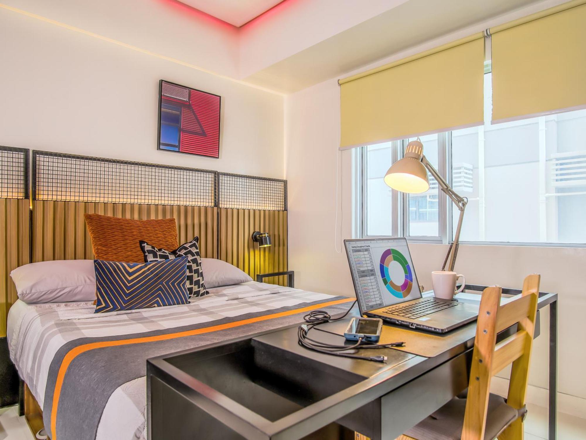 Relaxing Bgc Business Ready With 84inch Cinema * Manila