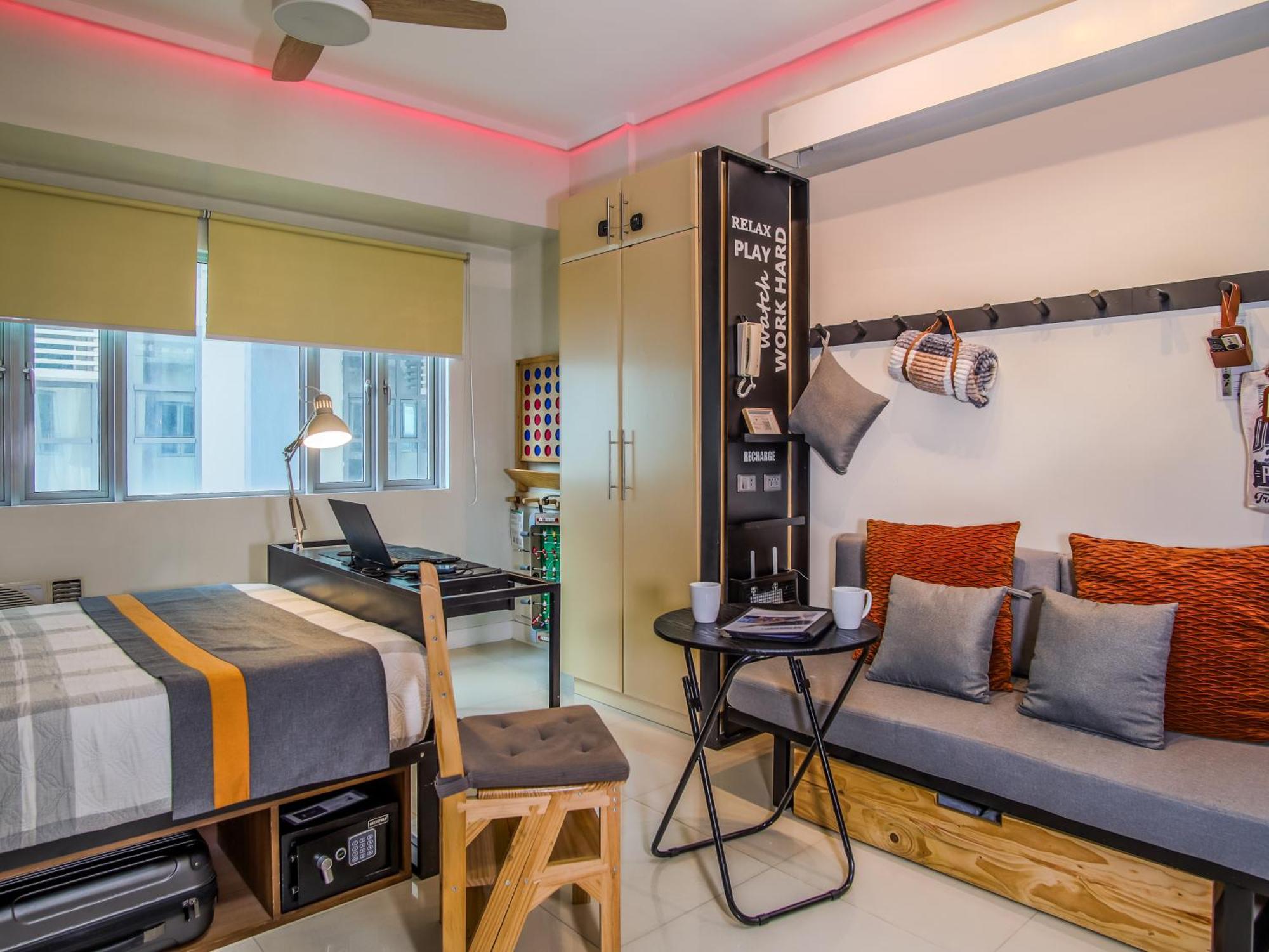 Relaxing Bgc Business Ready With 84inch Cinema *