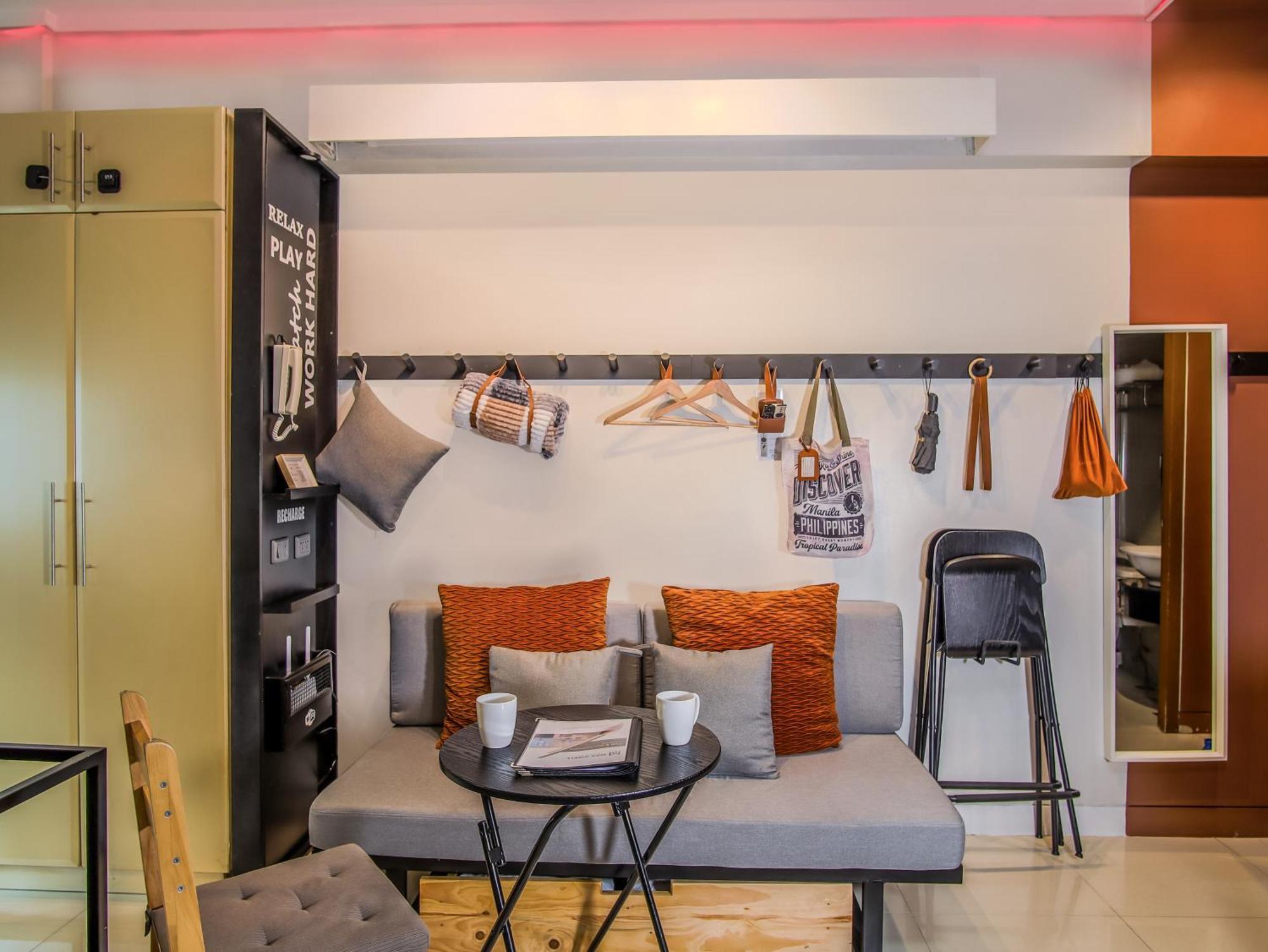 Relaxing Bgc Business Ready With 84inch Cinema Manila