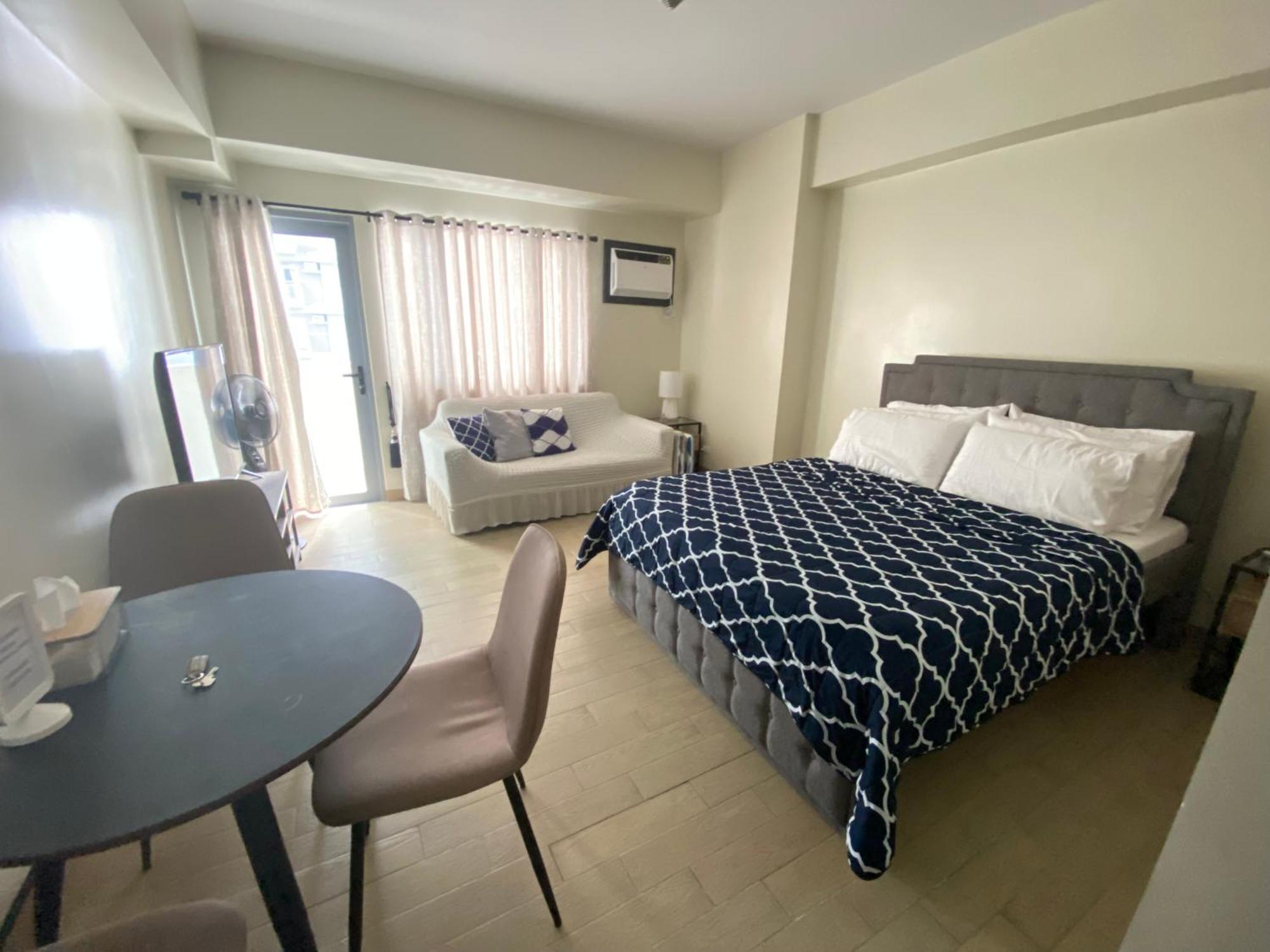 Manhattan Plaza Tower 1, Araneta Cubao, Quezon City, Metro *