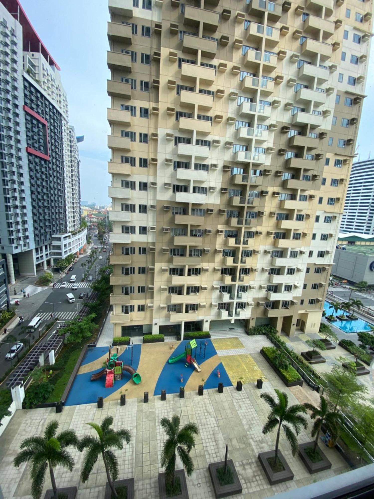 Manhattan Plaza Tower 1, Araneta Cubao, Quezon City, Metro * Manila