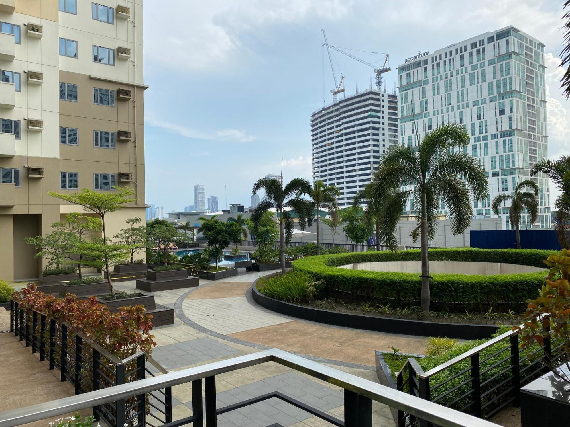 Manhattan Plaza Tower 1, Araneta Cubao, Quezon City, Metro Apartment *